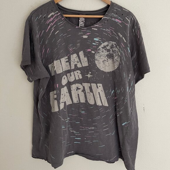 MAGNOLIA PEARL "Heal the Earth" Grey, Pink, & White Cotton Tee; NWOT! One Size - Picture 5 of 11